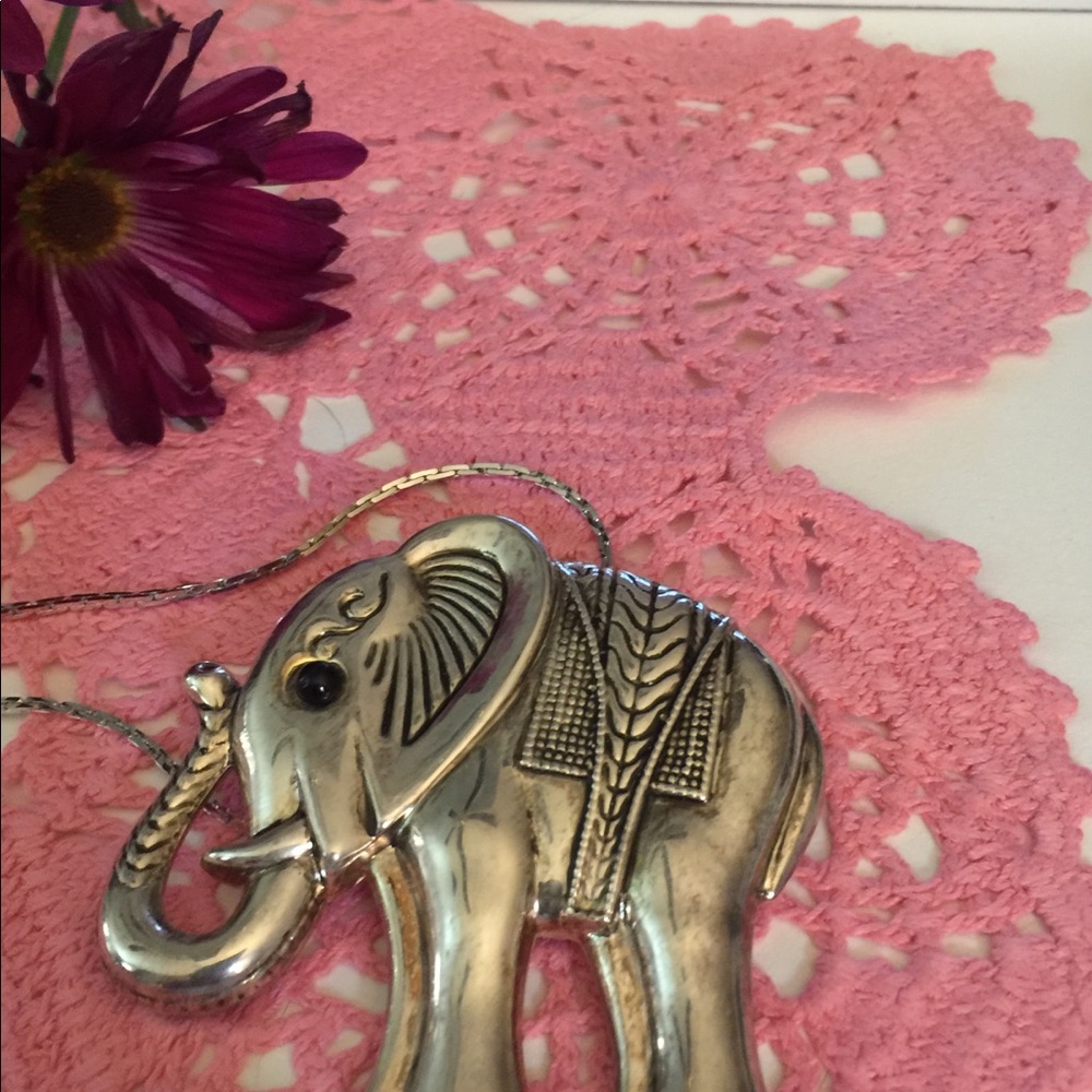 Vintage Elephant Necklace/Brooch - Picture 2 of 2